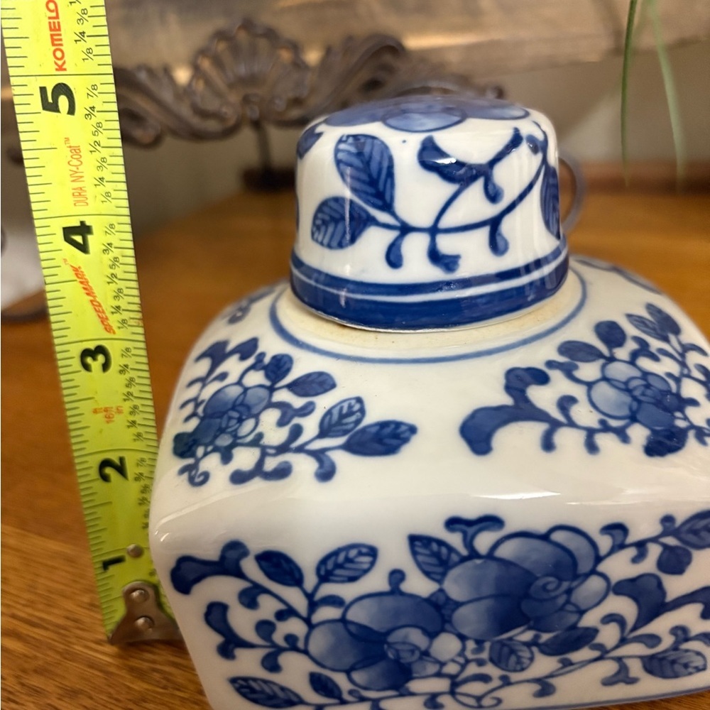 Blue & White Floral Ginger Jar/ Tea Jar - Picture 5 of 7